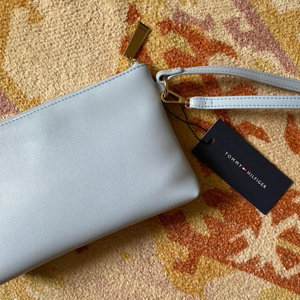 Tommy Hilfiger Light Blue Wristlit NWT - Picture 6 of 12